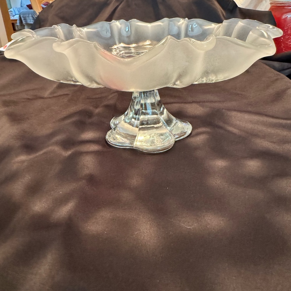 VINTAGE MIKASA CHRISTMAS Pedestal Dish original box New Tags Santa Never used - Picture 2 of 7